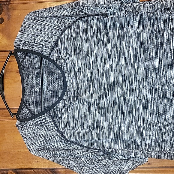 Livi active size 3x 22/24 workout top - Picture 2 of 3